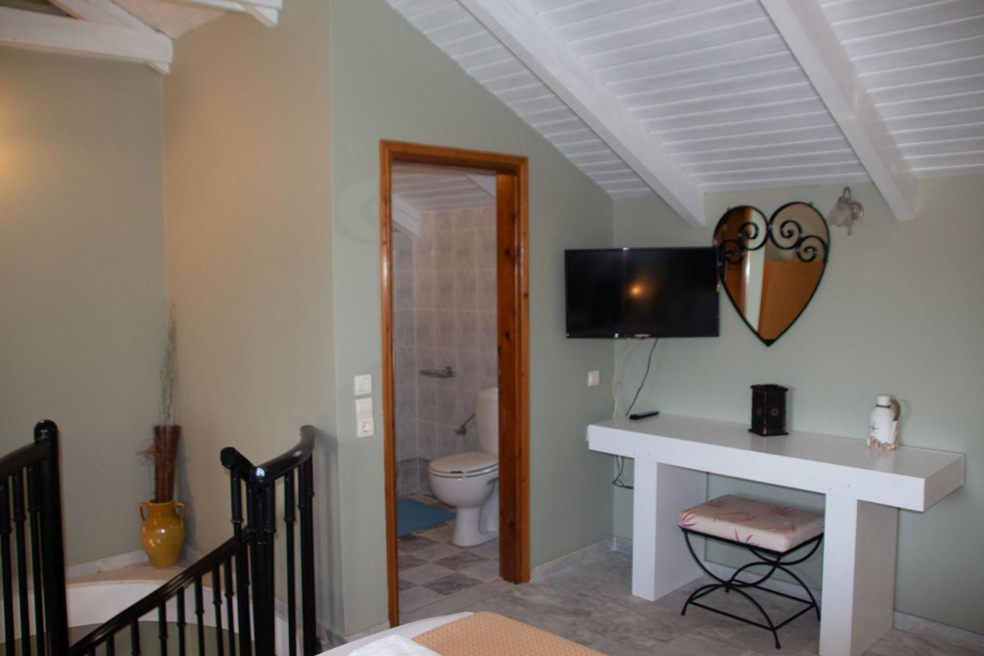 Avesta Apartments - 200M From The Beach Vasilikos  Room photo