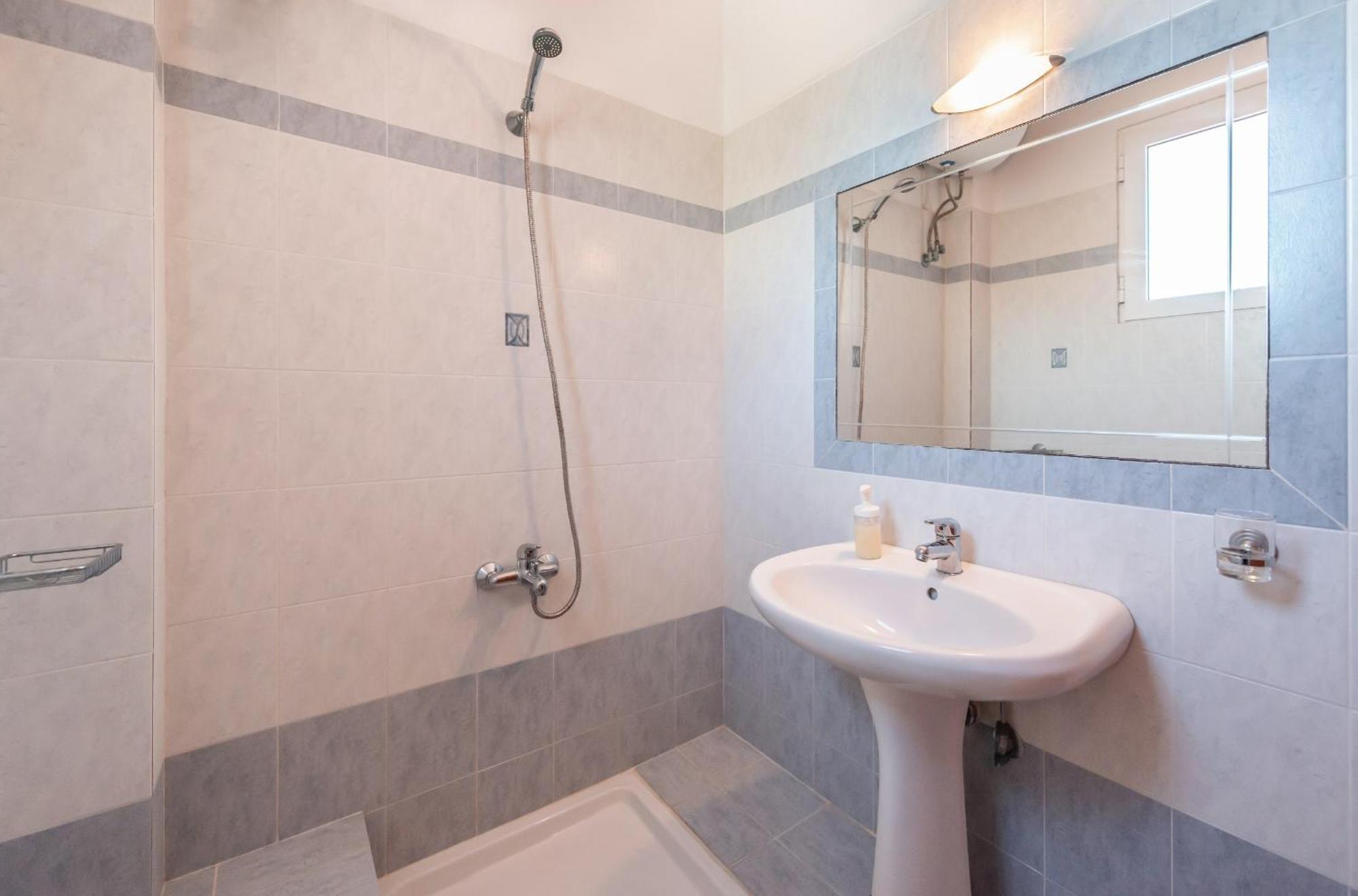Avesta Apartments - 200M From The Beach Vasilikos  Room photo